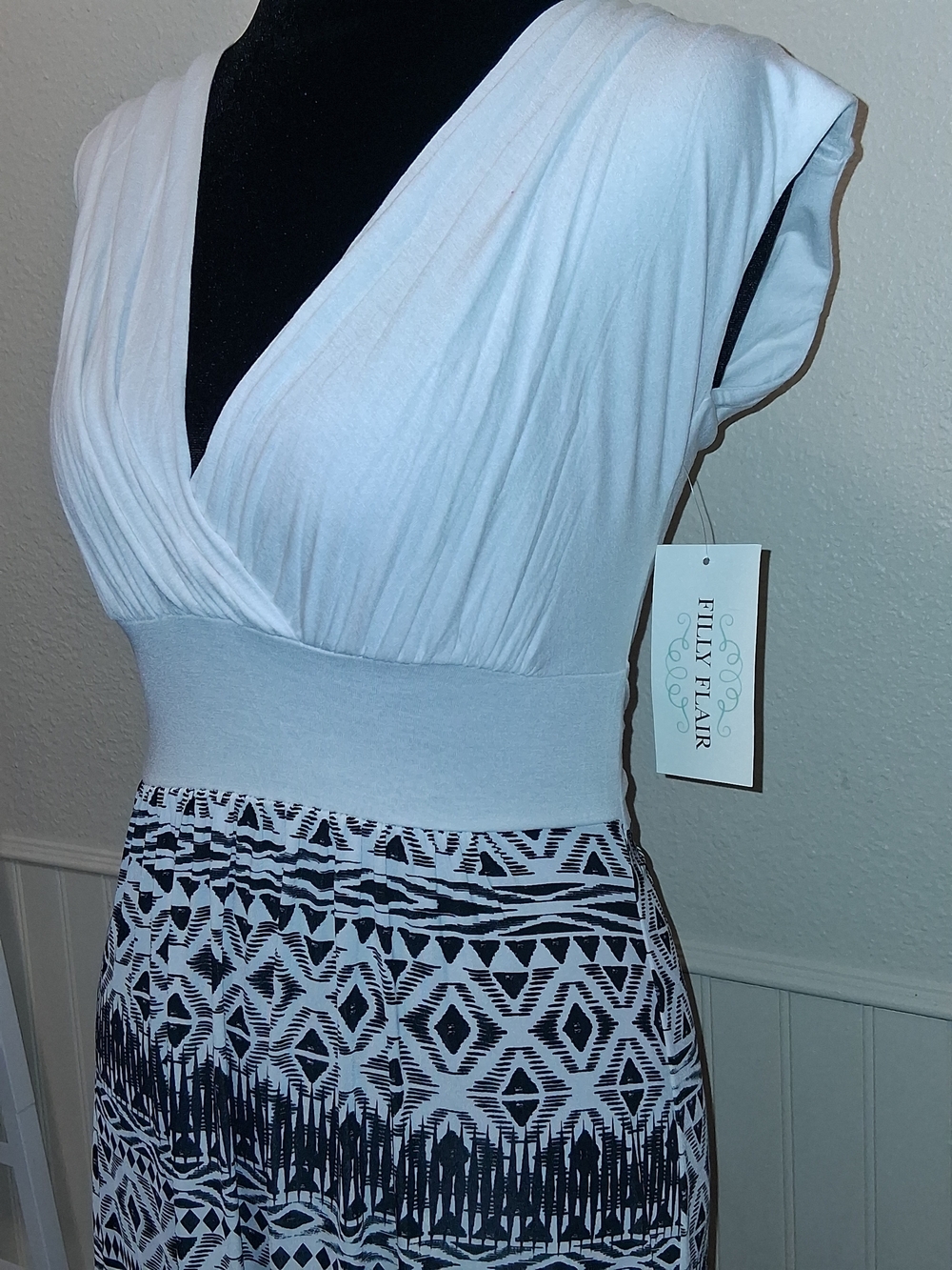 Filly Flair White and Black Geometric Print Maxi Dress - Picture 3 of 7